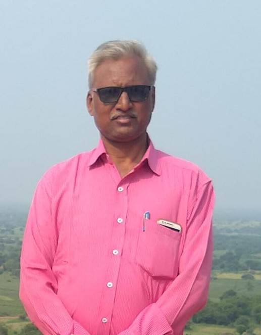 श्री.विनय दिवाकर पराडकर, संचालक, गणेश वाचनालय, परभणी. 